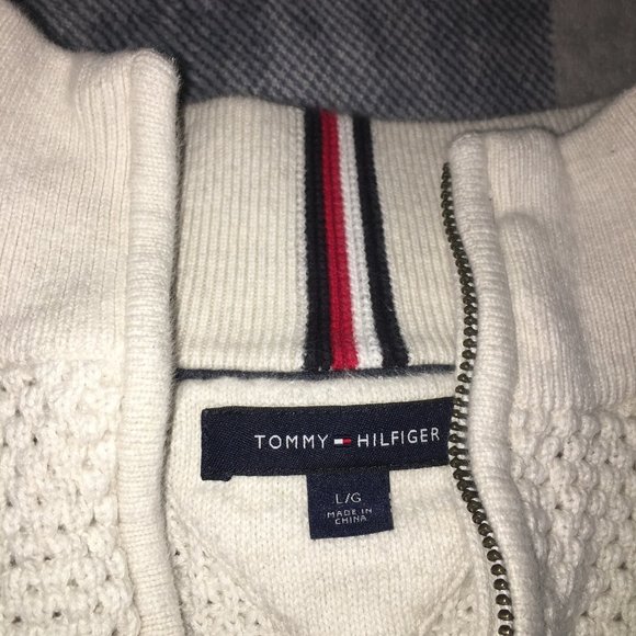 Tommy Hilfiger Men's Quarter Zip Pullover - Picture 3 of 6